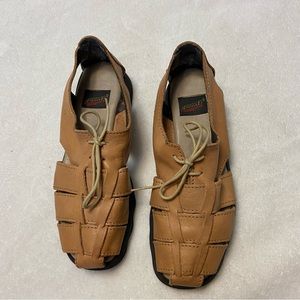 Aerosoles Tan Womens Fisherman Sandals / Loafers EUC size 6